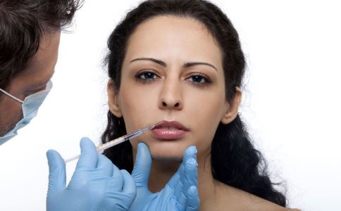 ��֬�������ڸ������������沿��Ӳ