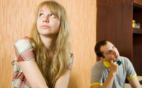 Ů�Ծ��ڳ�������ЩΣ�� �沿����ְߵ�