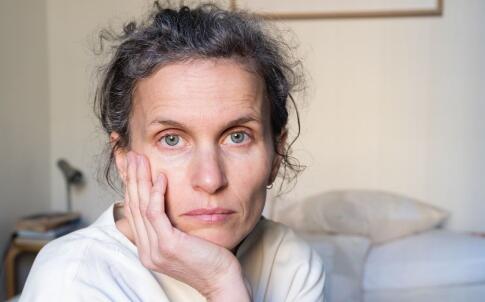 ������ȱ���׹������� Ů�Բ��Ƴ�������ʳ��