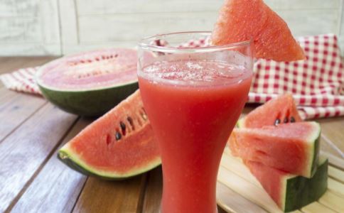 ���ϲ������˶��ܳ� �ļ���ˮ��Ҳ�н���