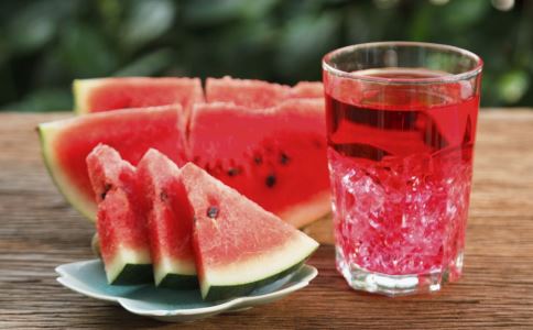 ���ϲ������˶��ܳ� �ļ���ˮ��Ҳ�н���