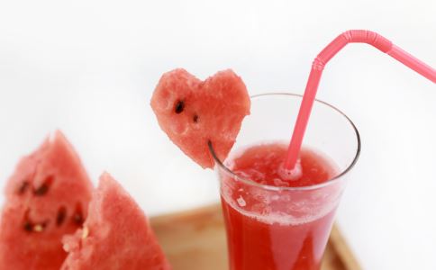 ���ϲ������˶��ܳ� �ļ���ˮ��Ҳ�н���