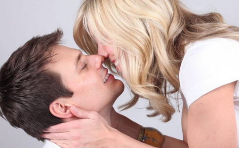 �ƹ�����΢�����������Ѳ���һ��Ů��  Ŀǰ�Ѵ���Ů�ؼ�(ͼ)