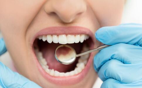 ����֪���� Ů�Գ������ڷ�������