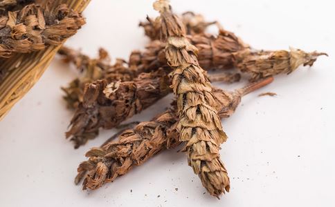 �Ŀݲ���ˮ�ȵĹ�Ч