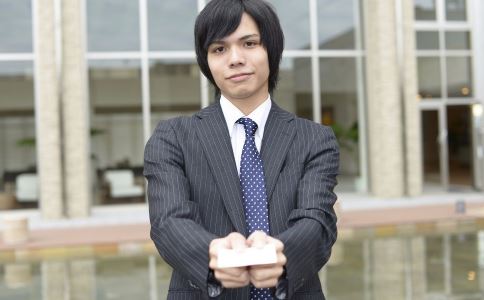 ��й��������Ƹ���ν���