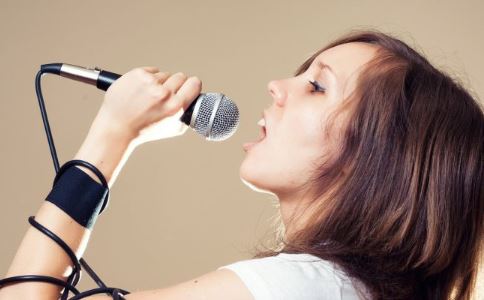 �캣��09���Ů�������ع� �����������ݣ�ͼ��