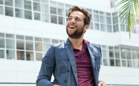 ��ӱ��ʹŹ�������ع� ƨ������˫���˺�(ͼ)