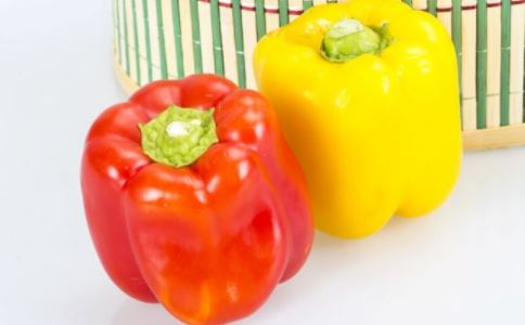 Ů��ʹ������ʳ��������