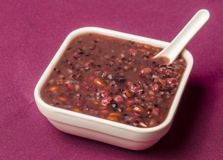 ����Ů��ƶѪ �Ƽ�10�Ѫʳ��