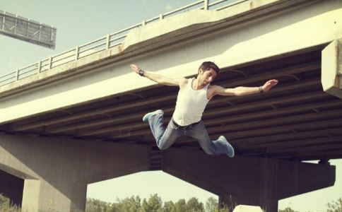 �����ж����˵ľ�Һ�Ƿ�����