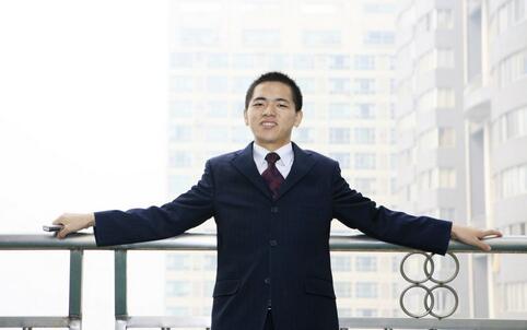 ÁõÕðÔÆ£ºÎÒ²»Éú²úÓÄĬ£¬ÎÒÖ»ÊÇÉú»îµÄ°áÔ˹¤