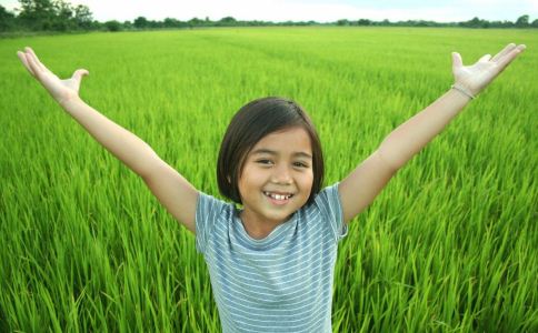 “Hold住姐”通告费暴涨7倍 想上央视春晚(图)