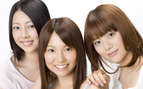 “Hold住姐”通告费暴涨7倍 想上央视春晚(图)