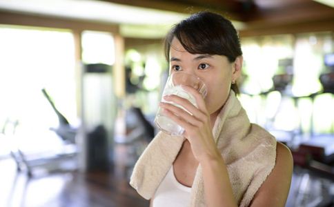 女人生病了指甲会变得不一样 大部分变这样