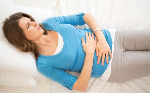 ��4�������ж��¾��Ƿ�����