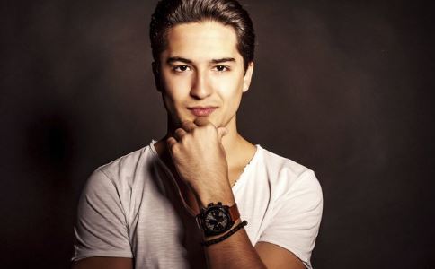 ����Ϊʲôƨ�ɷ�ɫ���ױ��