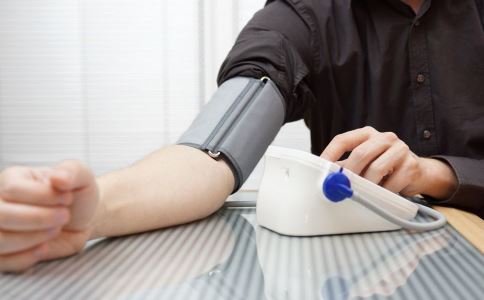 �����Ľ�ʹ������ҽƫ��