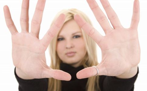 �ѳ������Ԥ�� ����������Ů��Զ��