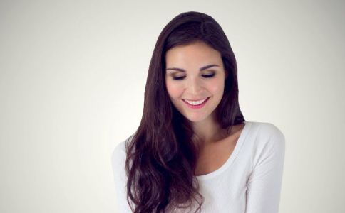 ���Ը����㡱ĪС�� ��ɫ��V��������޵�Ӱ��