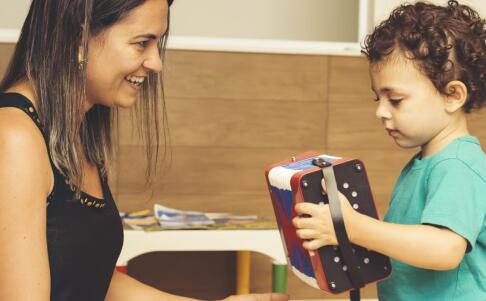 Ӥ�׶���ð��ô��