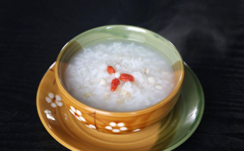 �����Ѫѹͷ��֢״����ʳ