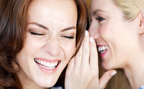 �����������ͯ�����ع� ĸ����ò����Ů��(ͼ)