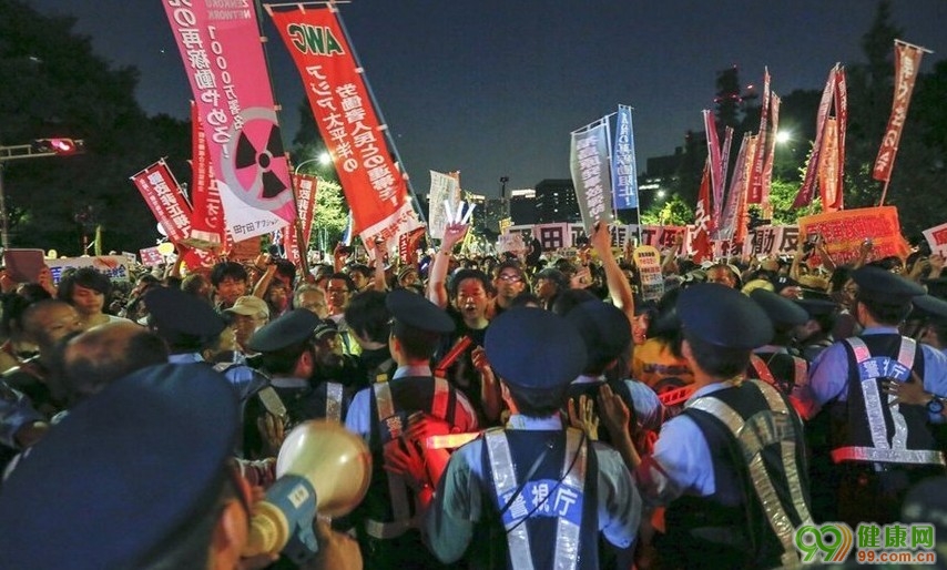 �ձ�Ů�Գ���μӷ��˵����У���ͼ��