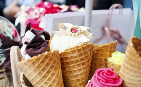 ר�����ѣ��ļ�����Ī����̰��