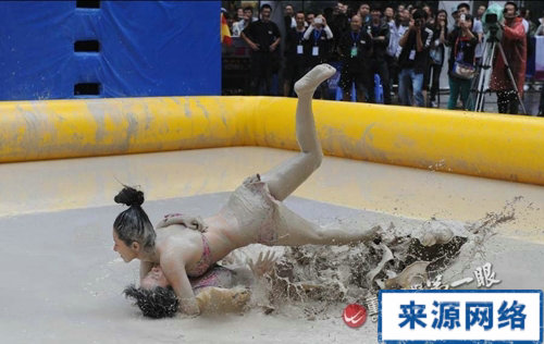 �����ཬ�������޾��� Ů�ӳ�������ˤ�ǣ�ͼ��