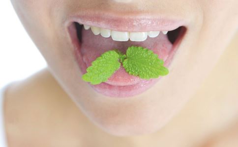 �¾����������ڳ����� Ů�Ը���ô��ź�