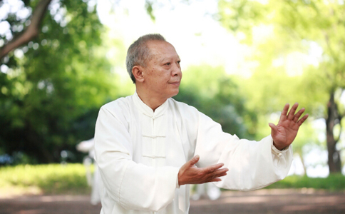 ע�⣺�����˶�������4������