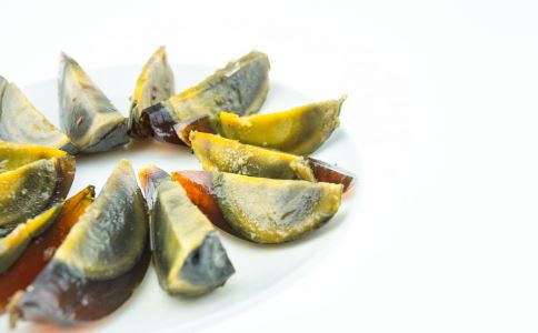 你的宝宝还在吃皮蛋吗?小心影响到大脑发育