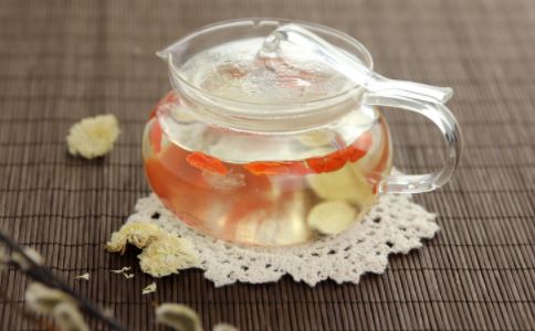 8������ʳ�����ɽ�Ѫѹ