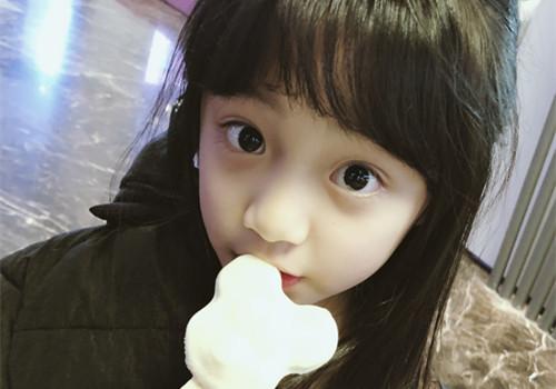 关于吃货的搞笑说说 做一个吃货无忧无虑