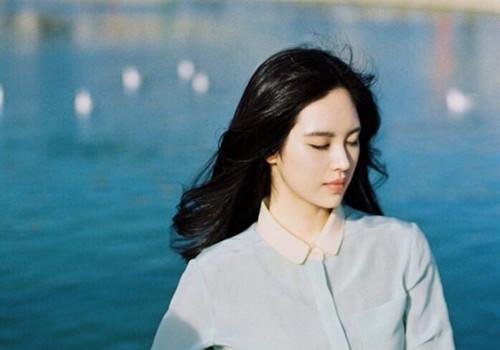 �����ں�������Ů��΢��ǩ�� �������ñ�������