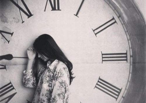 �˸�������ڰ���Ķ̾�ǩ��