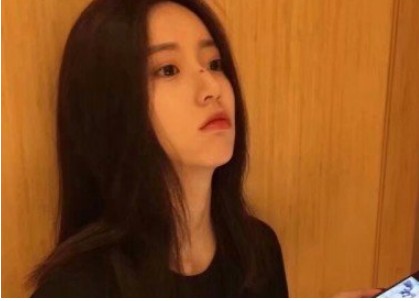 �˸и���ǩ��Ů������