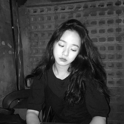 ���ڸ��Ժڰ�Ů��ͷ��-