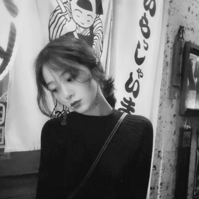 ���ڸ��Ժڰ�Ů��ͷ��-