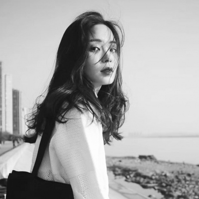 ���ڸ��Ժڰ�Ů��ͷ��-