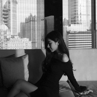 ���ڸ��Ժڰ�Ů��ͷ��-