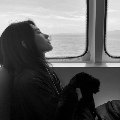 ���ڸ��Ժڰ�Ů��ͷ��-