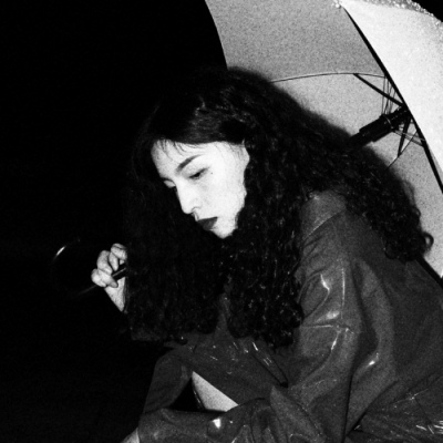 ���ڸ��Ժڰ�Ů��ͷ��-