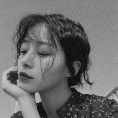 ���ڸ��Ժڰ�Ů��ͷ��-