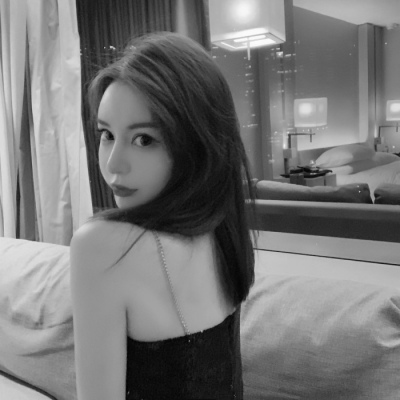 ���ڸ��Ժڰ�Ů��ͷ��-