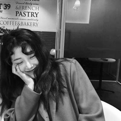 ���ڸ��Ժڰ�Ů��ͷ��-