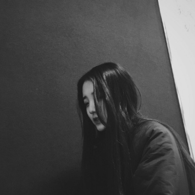 ���ڸ��Ժڰ�Ů��ͷ��-