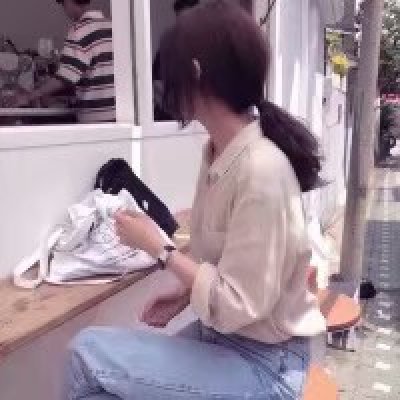 �ɰ�Ů�����ͷ��