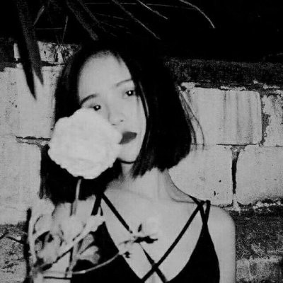 �������Ů���˸�ͷ��ڰ� ��һ����û�л�Ӧ